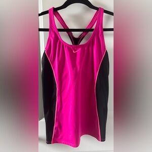 Nike Fuchsia and Black Sports Tank Size Medium
